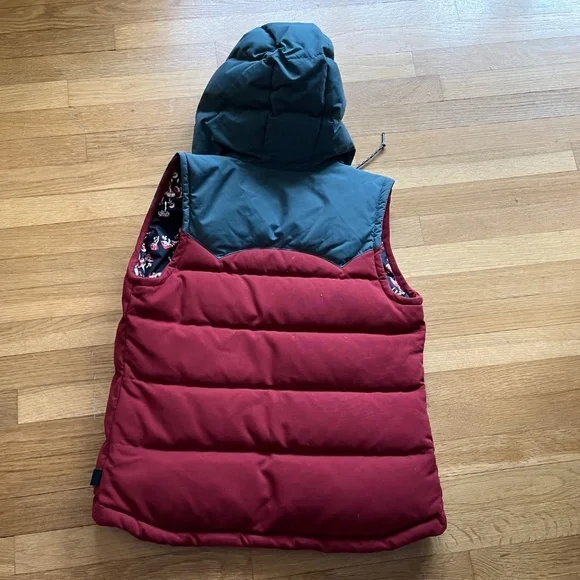 Patagonia Bivy Down Puffer Vest Red Gray Women’s Medium - Picture 4 of 4